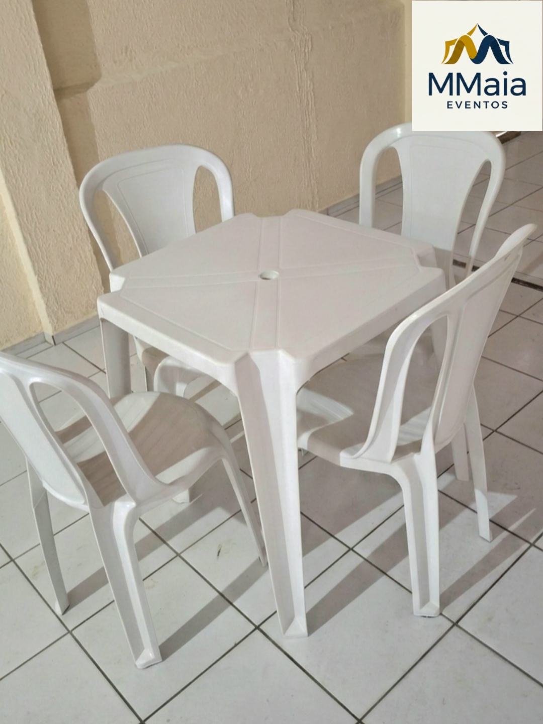 Conjunto (1 Mesa + 4 Cadeiras)